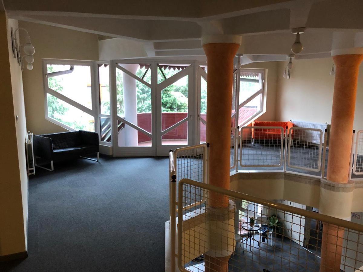 Hotel Grantek Ueduelohaz Balatonlelle Zewnętrze zdjęcie