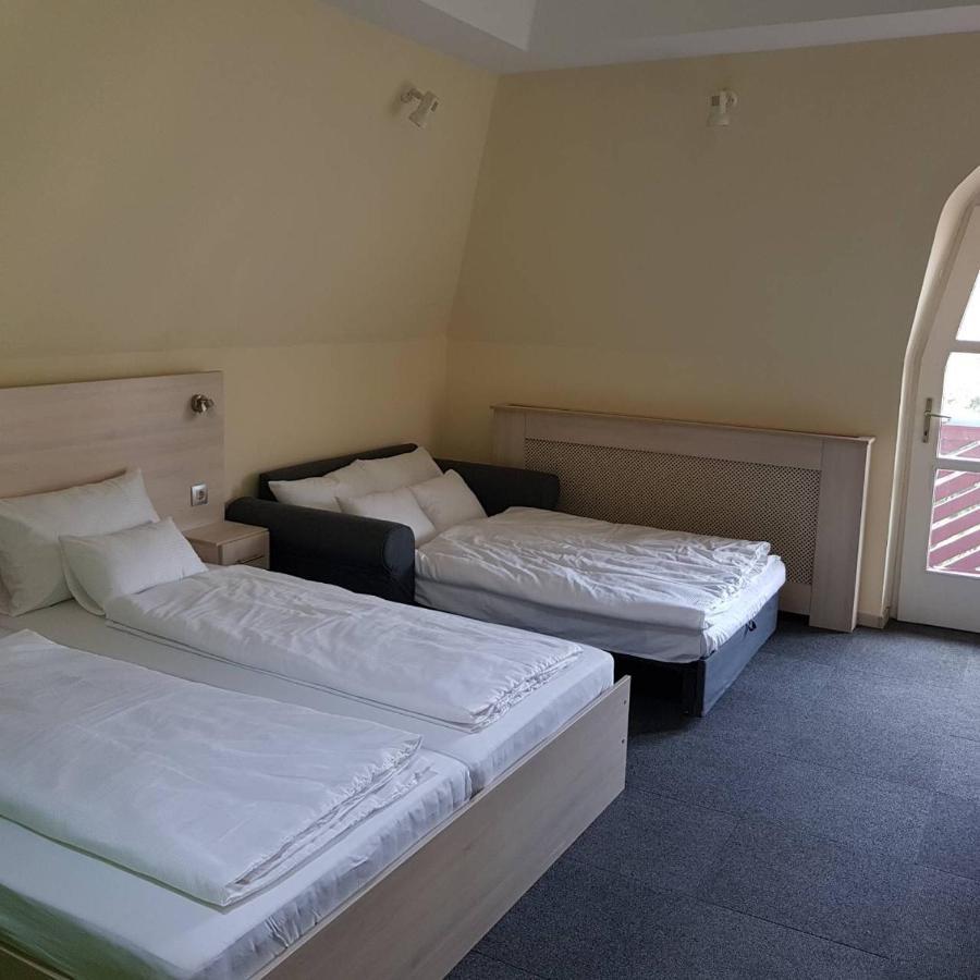 Hotel Grantek Ueduelohaz Balatonlelle Zewnętrze zdjęcie