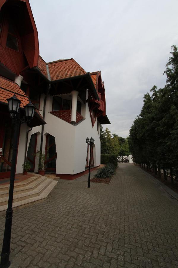 Hotel Grantek Ueduelohaz Balatonlelle Zewnętrze zdjęcie