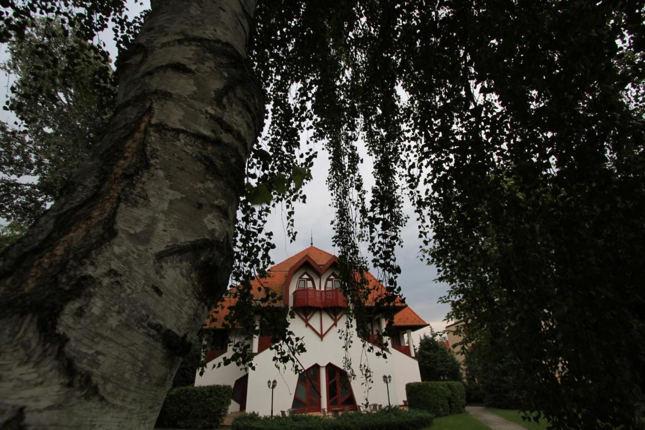 Hotel Grantek Ueduelohaz Balatonlelle Zewnętrze zdjęcie
