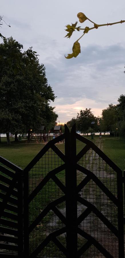 Hotel Grantek Ueduelohaz Balatonlelle Zewnętrze zdjęcie