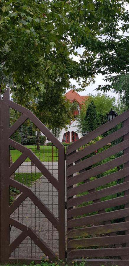 Hotel Grantek Ueduelohaz Balatonlelle Zewnętrze zdjęcie