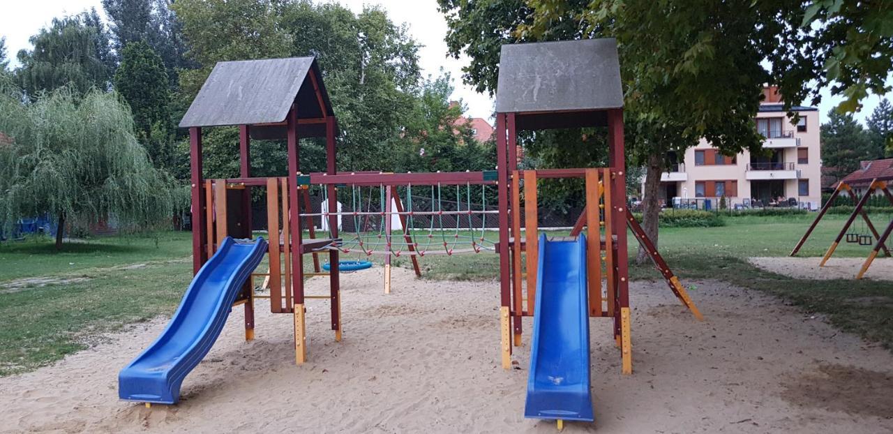 Hotel Grantek Ueduelohaz Balatonlelle Zewnętrze zdjęcie