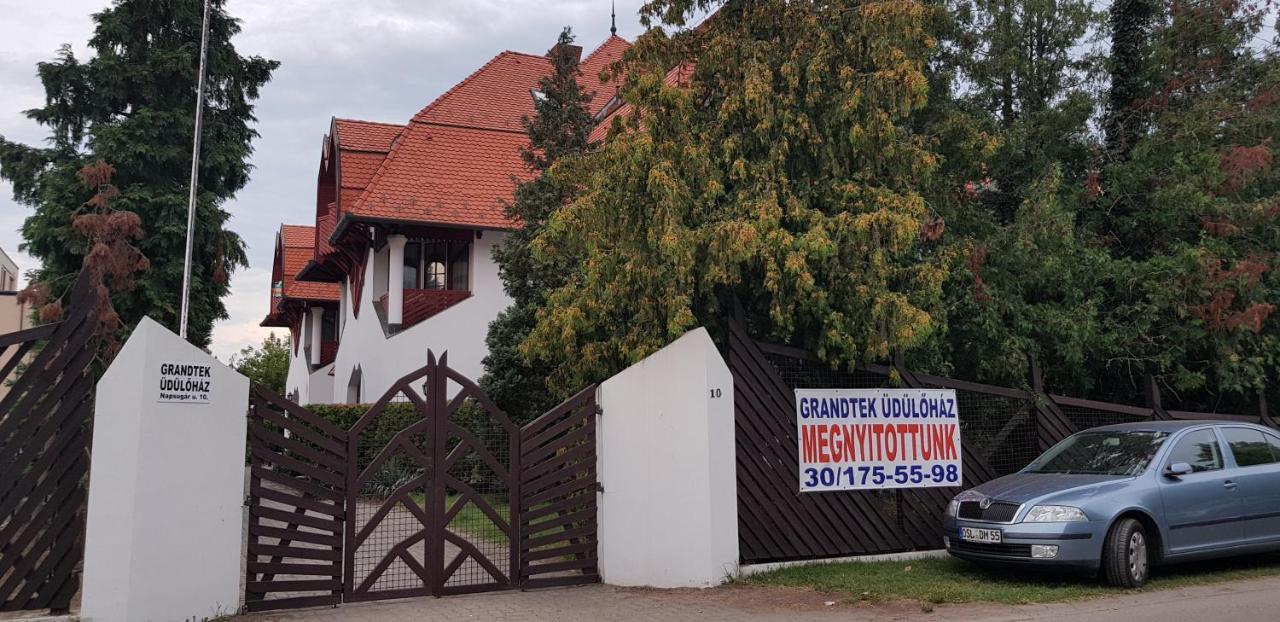 Hotel Grantek Ueduelohaz Balatonlelle Zewnętrze zdjęcie