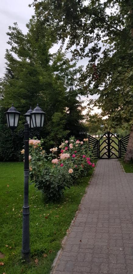 Hotel Grantek Ueduelohaz Balatonlelle Zewnętrze zdjęcie